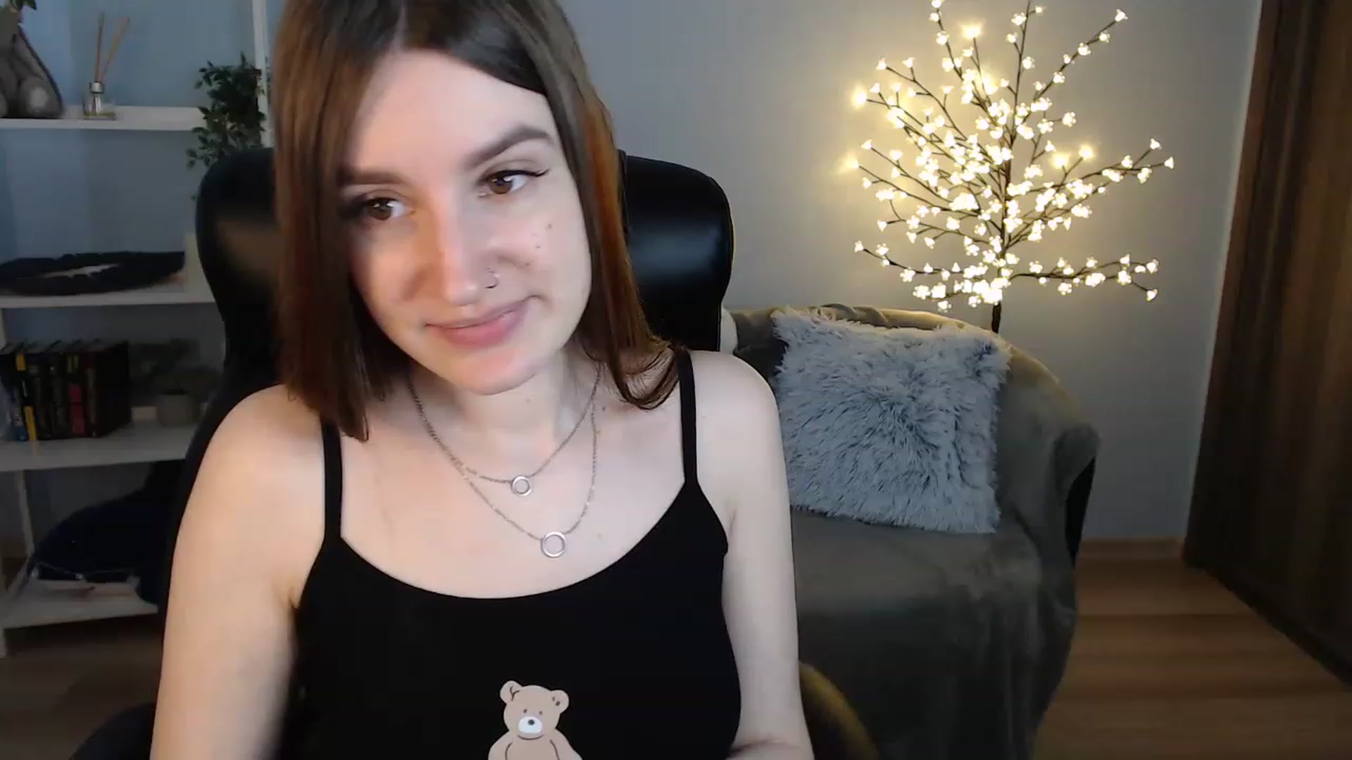 Gallery image thumbnail from Brocard's myfreecams stream on, 06/16/2023, 09:23 image 5 of 20