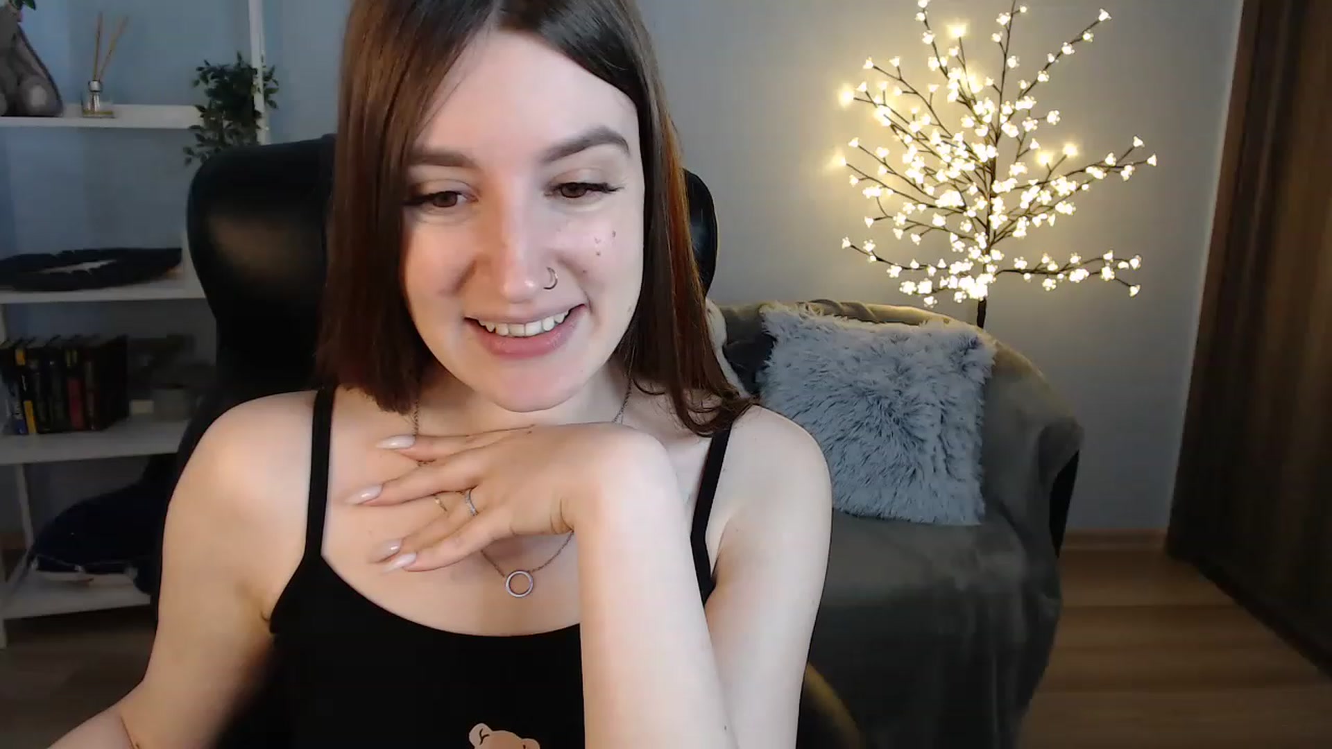 Gallery image thumbnail from Brocard's myfreecams stream on, 06/16/2023, 09:23 image 4 of 20