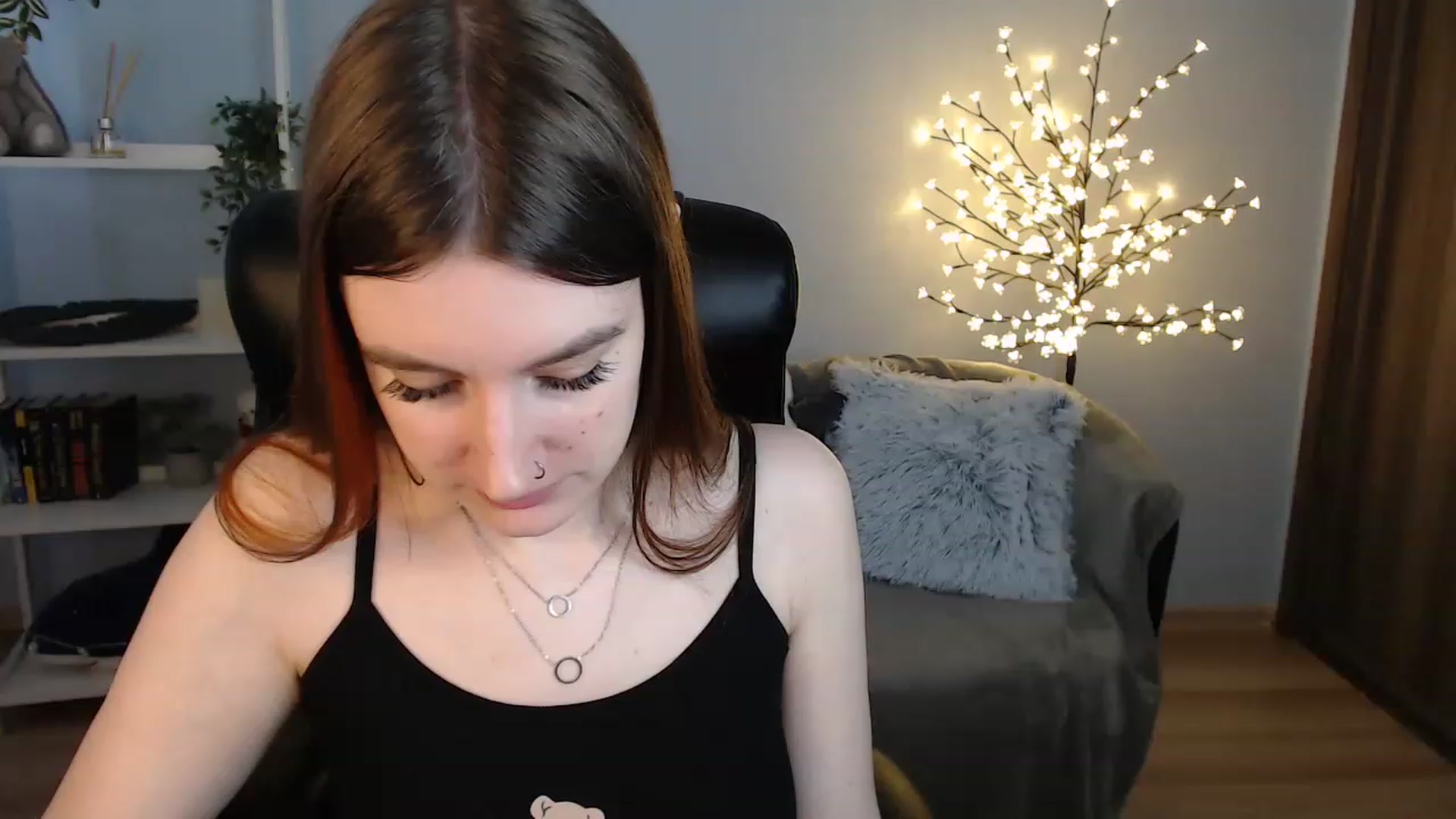 Gallery image thumbnail from Brocard's myfreecams stream on, 06/16/2023, 09:23 image 2 of 20
