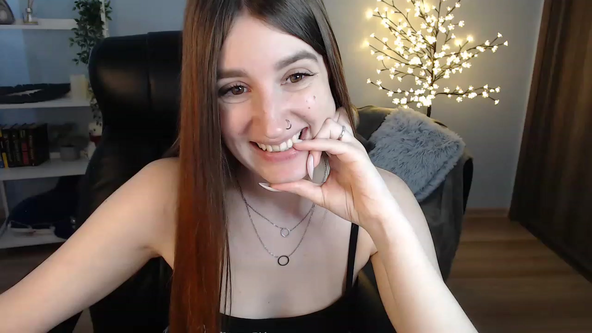 Gallery image thumbnail from Brocard's myfreecams stream on, 06/18/2023, 08:20 image 10 of 20
