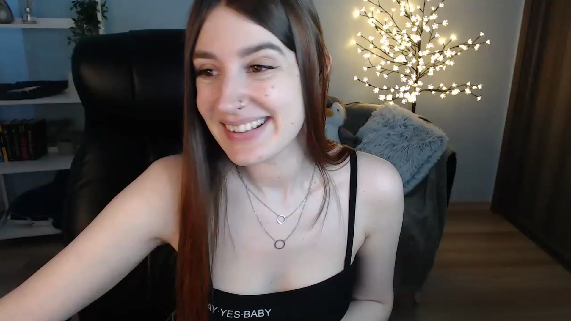 Gallery image thumbnail from Brocard's myfreecams stream on, 06/18/2023, 08:20 image 4 of 20