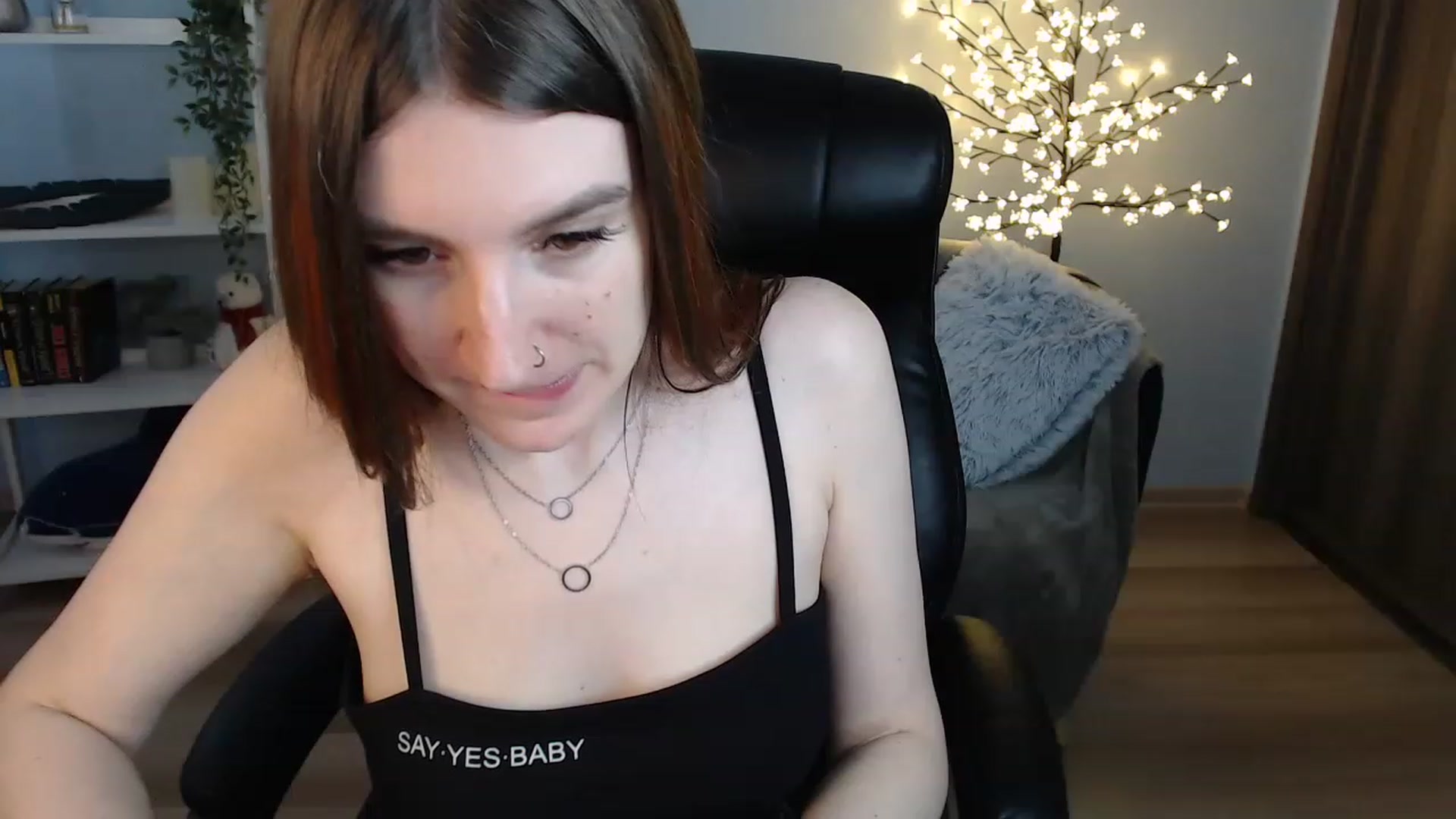 Gallery image thumbnail from Brocard's myfreecams stream on, 06/18/2023, 09:07 image 14 of 20