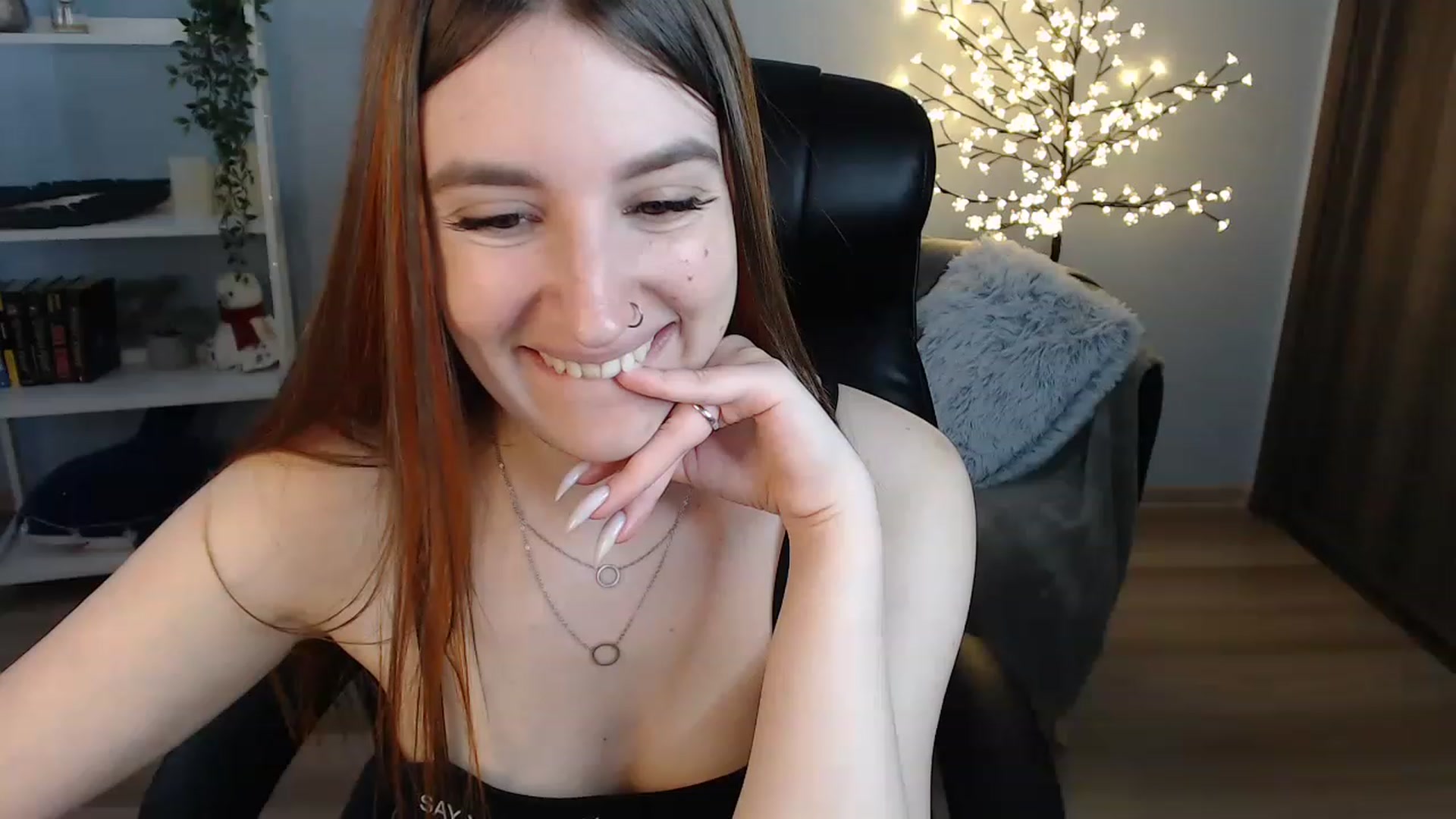 Gallery image thumbnail from Brocard's myfreecams stream on, 06/18/2023, 09:07 image 9 of 20
