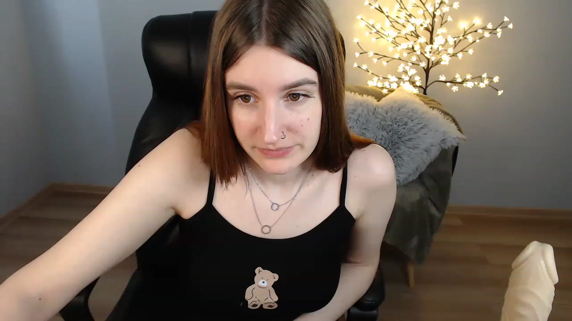 Gallery image thumbnail from Brocard's myfreecams stream on, 06/26/2023, 09:35 image 14 of 20