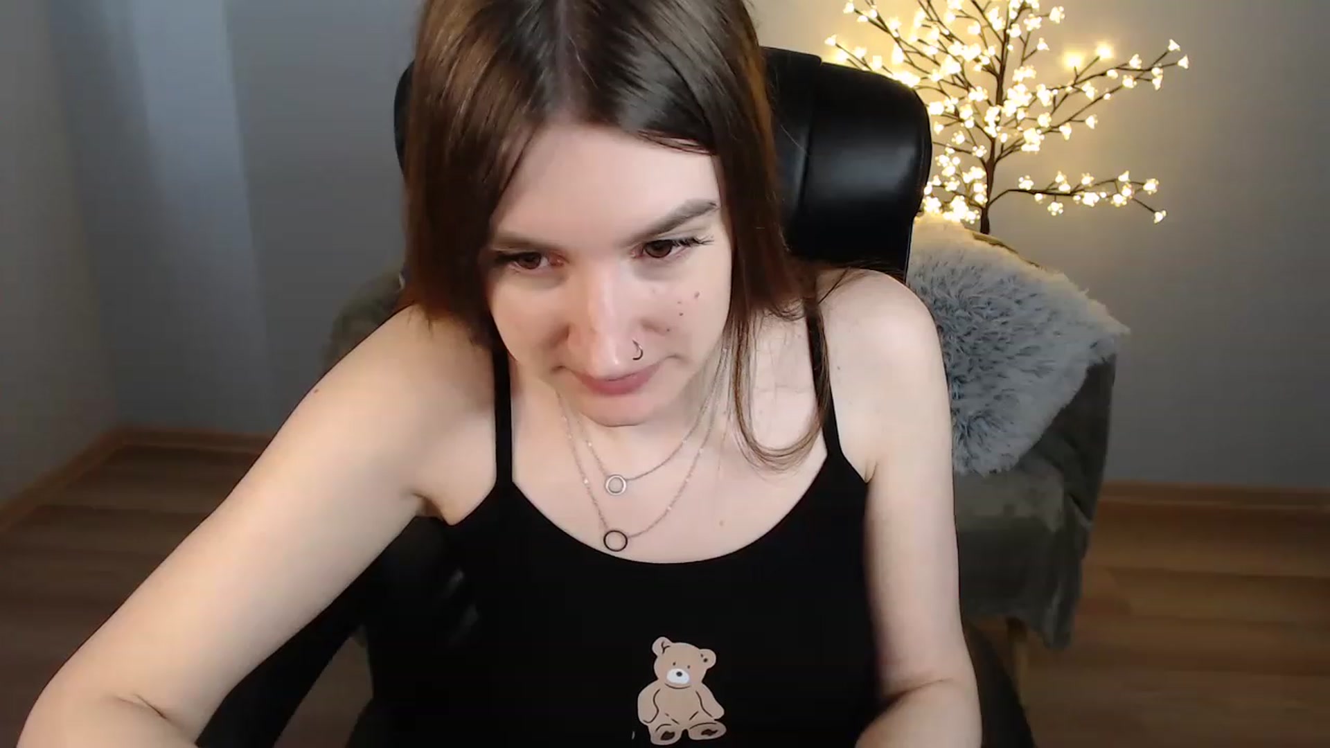 Gallery image thumbnail from Brocard's myfreecams stream on, 06/26/2023, 09:35 image 3 of 20