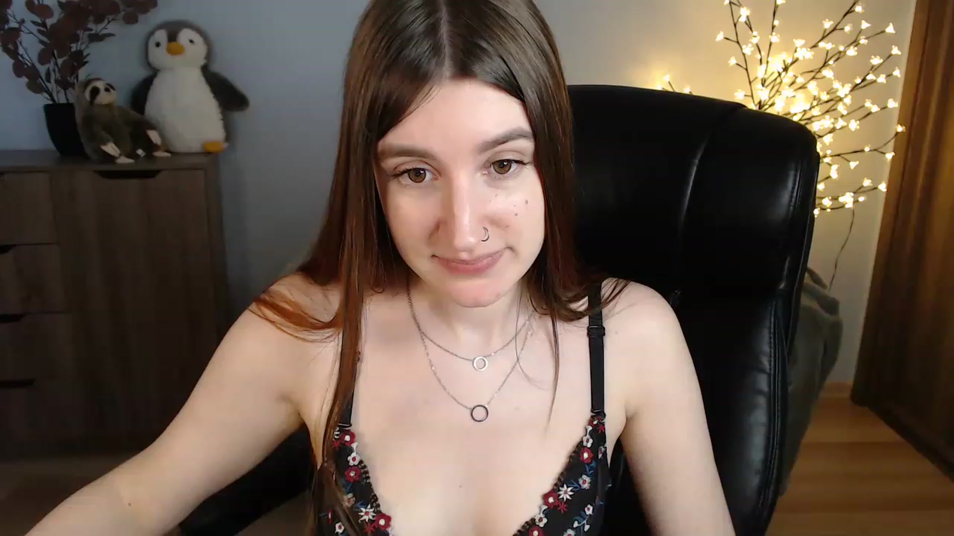 Gallery image thumbnail from Brocard's myfreecams stream on, 06/27/2023, 10:50 image 6 of 20