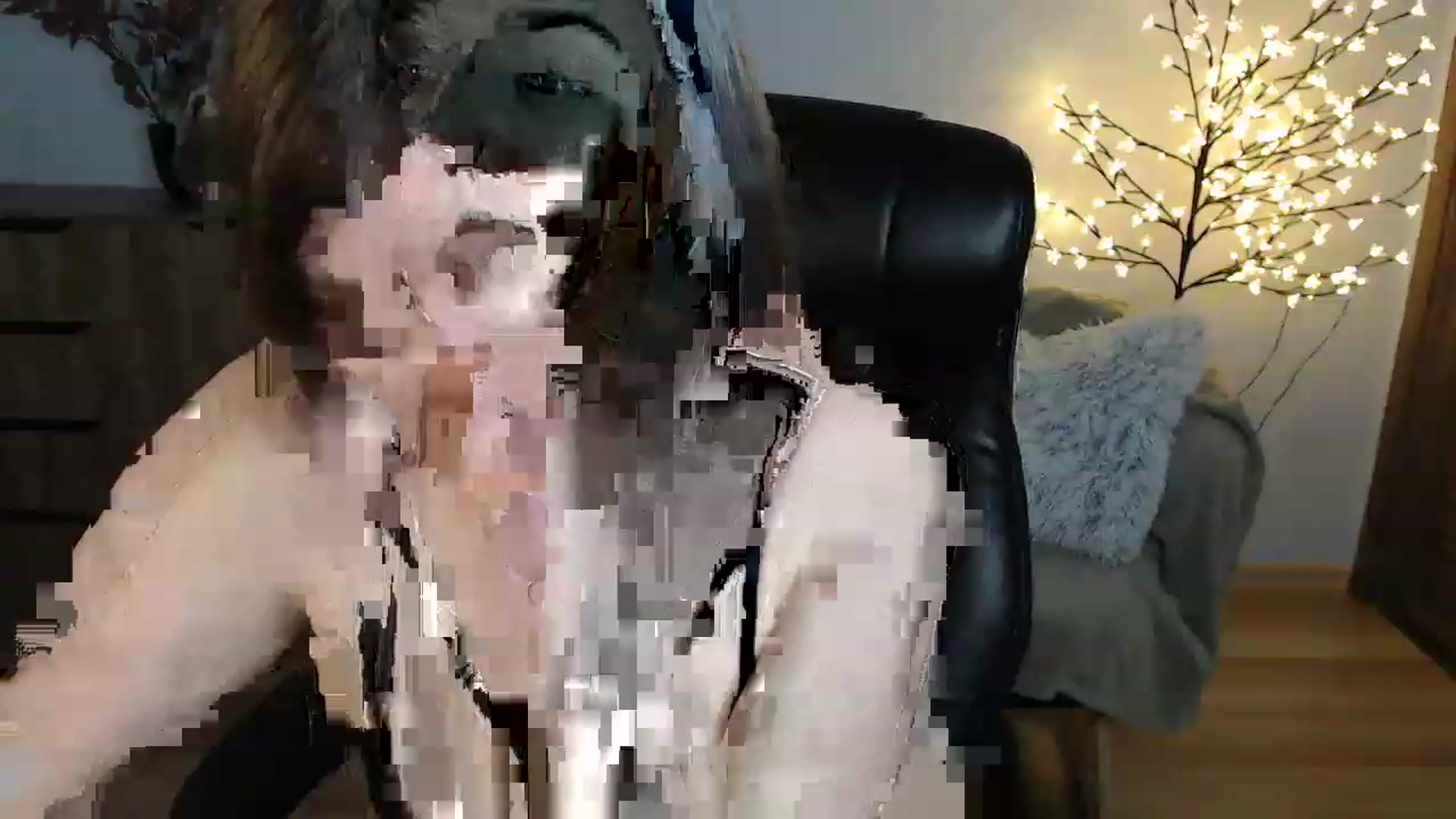 Gallery image thumbnail from Brocard's myfreecams stream on, 06/28/2023, 08:40 image 16 of 20