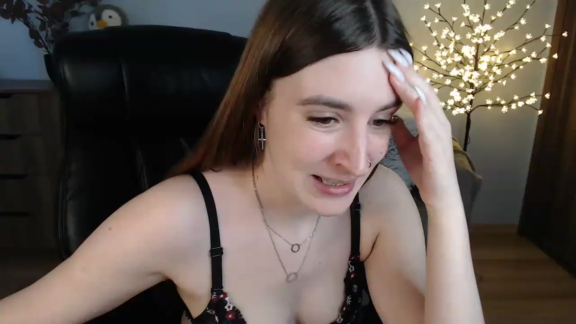 Gallery image thumbnail from Brocard's myfreecams stream on, 07/03/2023, 12:03 image 19 of 20
