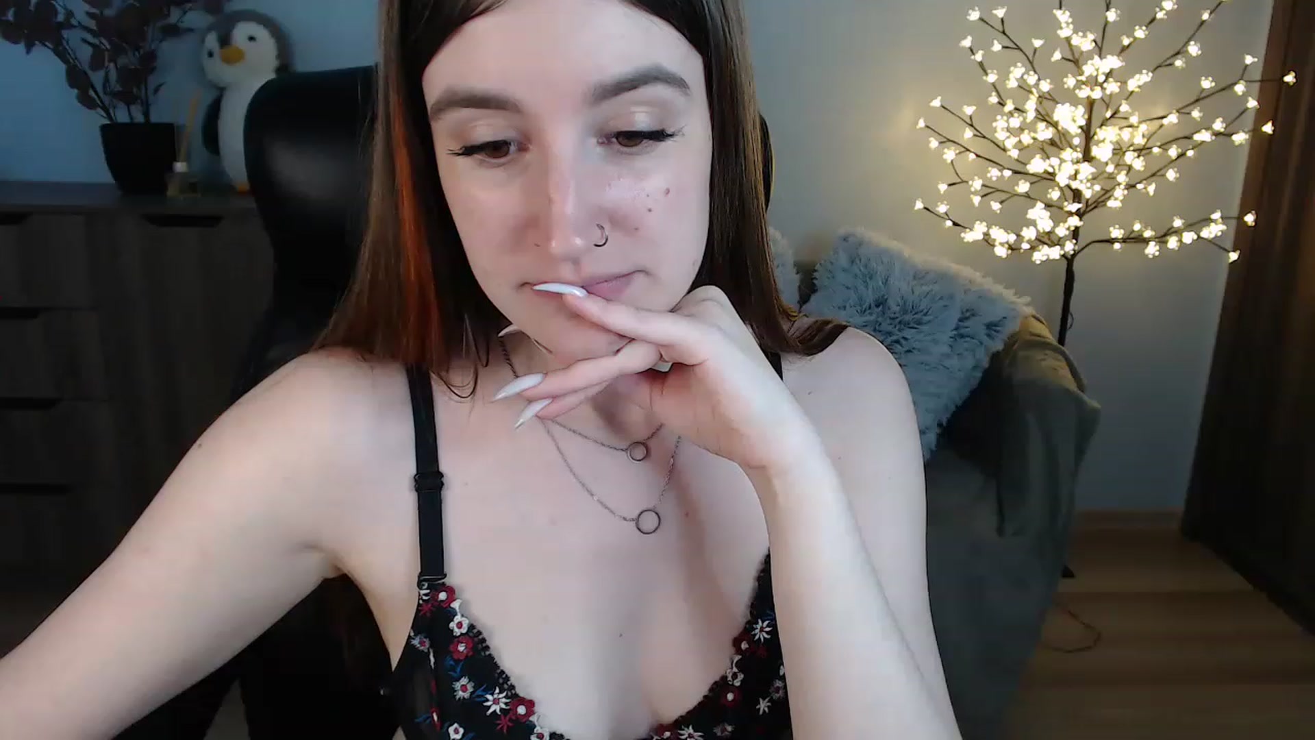 Gallery image thumbnail from Brocard's myfreecams stream on, 07/03/2023, 12:03 image 18 of 20