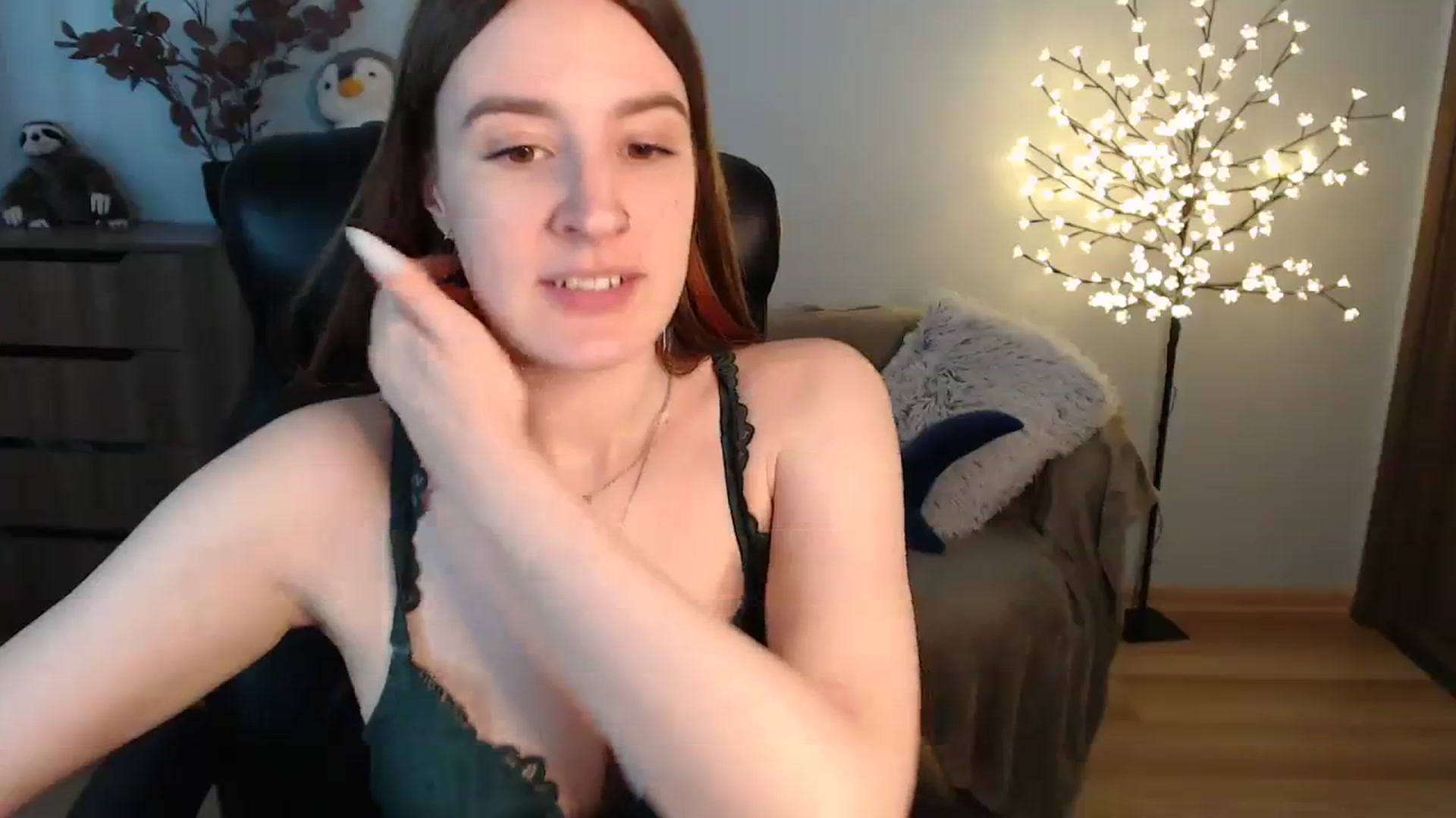 Gallery image thumbnail from Brocard's myfreecams stream on, 08/05/2023, 11:30 image 17 of 20