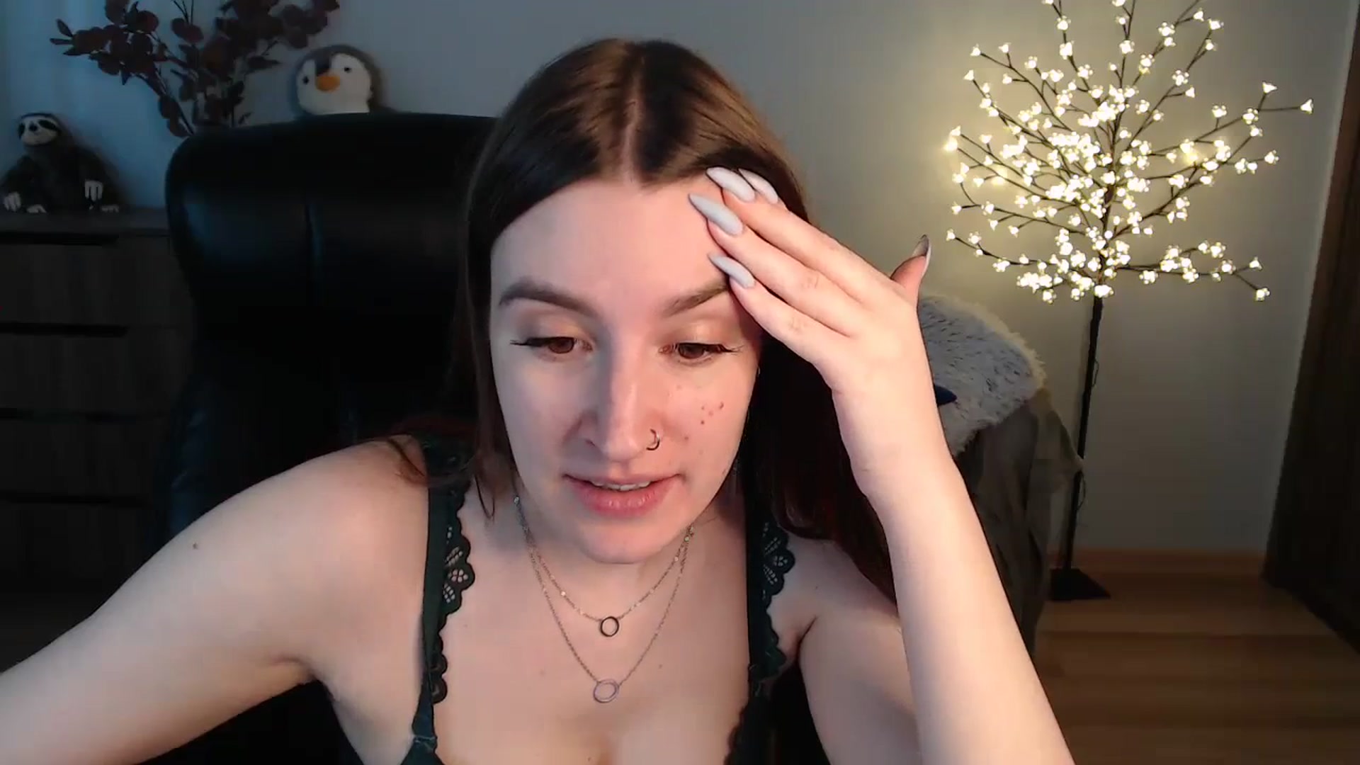 Gallery image thumbnail from Brocard's myfreecams stream on, 08/05/2023, 11:30 image 16 of 20