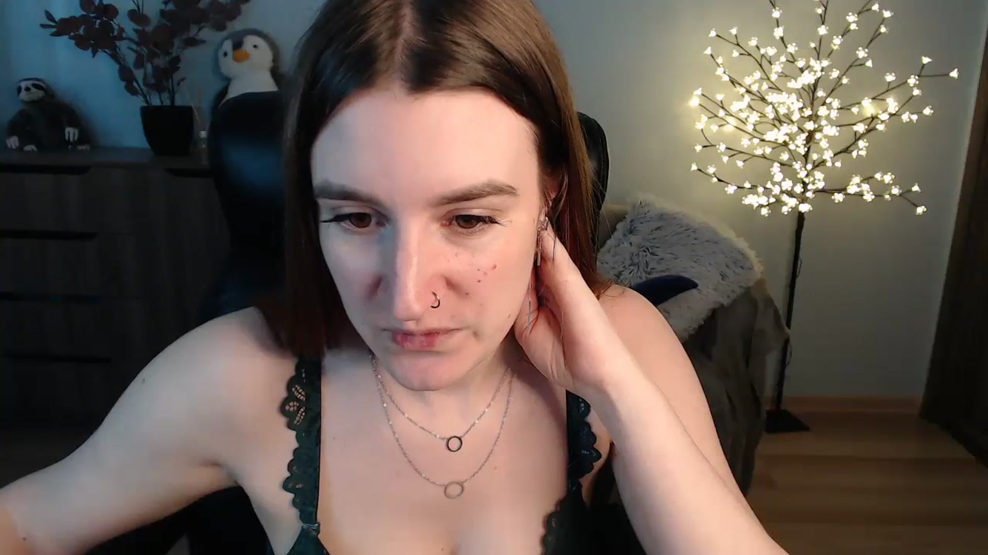 Gallery image thumbnail from Brocard's myfreecams stream on, 08/05/2023, 12:31 image 9 of 20