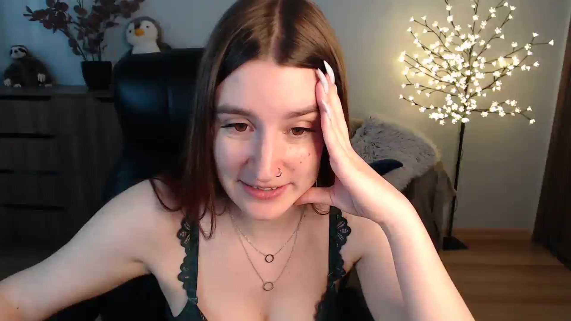 Gallery image thumbnail from Brocard's myfreecams stream on, 08/05/2023, 12:31 image 8 of 20