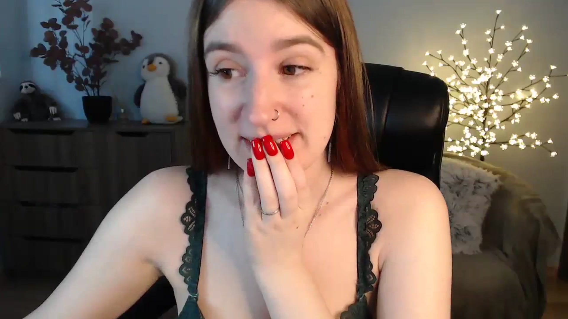 Gallery image thumbnail from Brocard's myfreecams stream on, 08/08/2023, 09:26 image 12 of 20