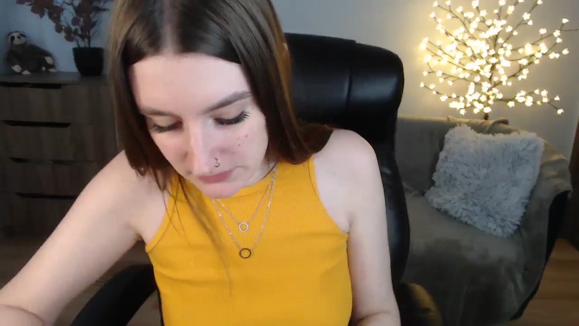 Gallery image thumbnail from Brocard's myfreecams stream on, 08/10/2023, 12:01 image 4 of 20