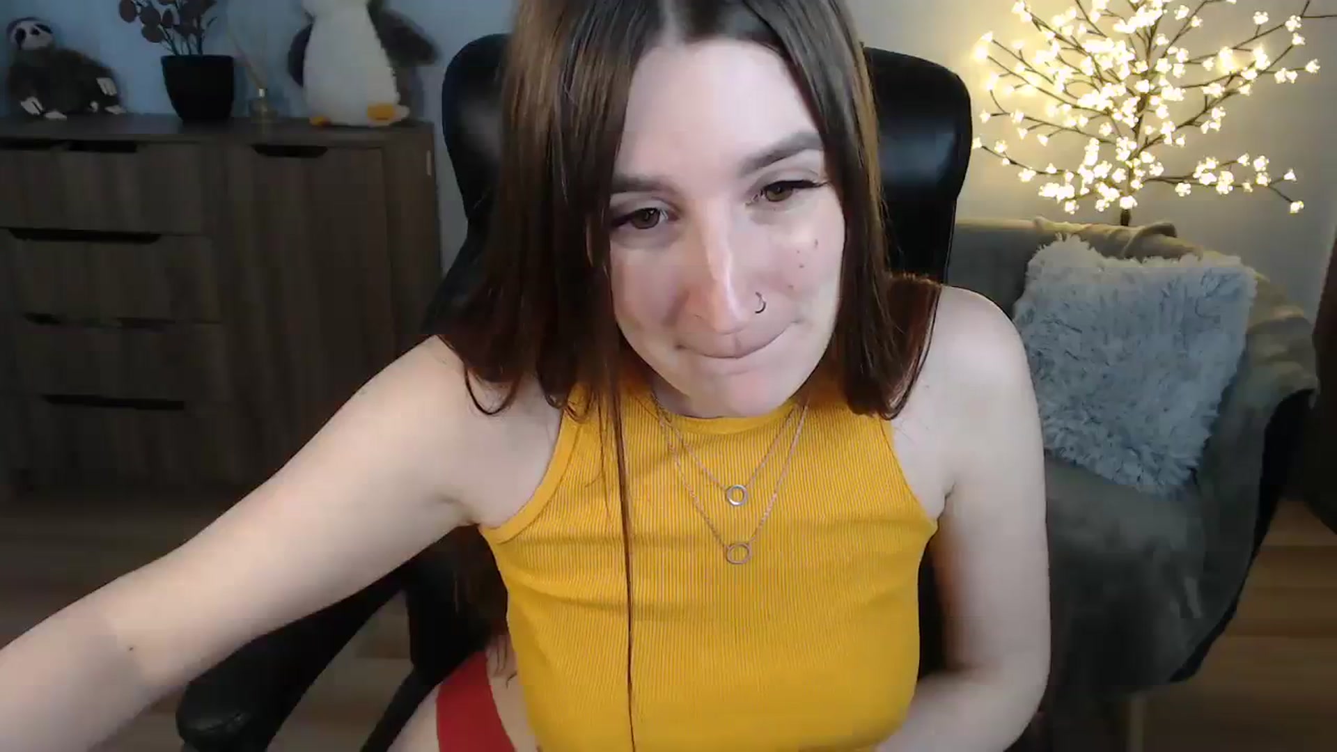 Gallery image thumbnail from Brocard's myfreecams stream on, 08/10/2023, 12:01 image 7 of 20