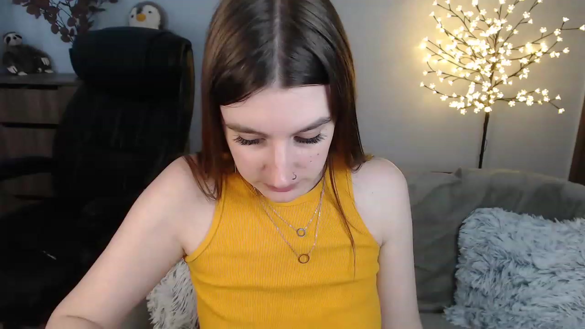 Gallery image thumbnail from Brocard's myfreecams stream on, 08/10/2023, 13:57 image 16 of 20