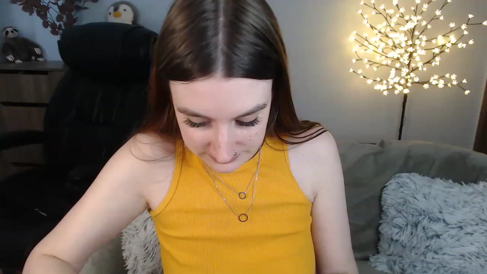 Gallery image thumbnail from Brocard's myfreecams stream on, 08/10/2023, 13:57 image 19 of 20
