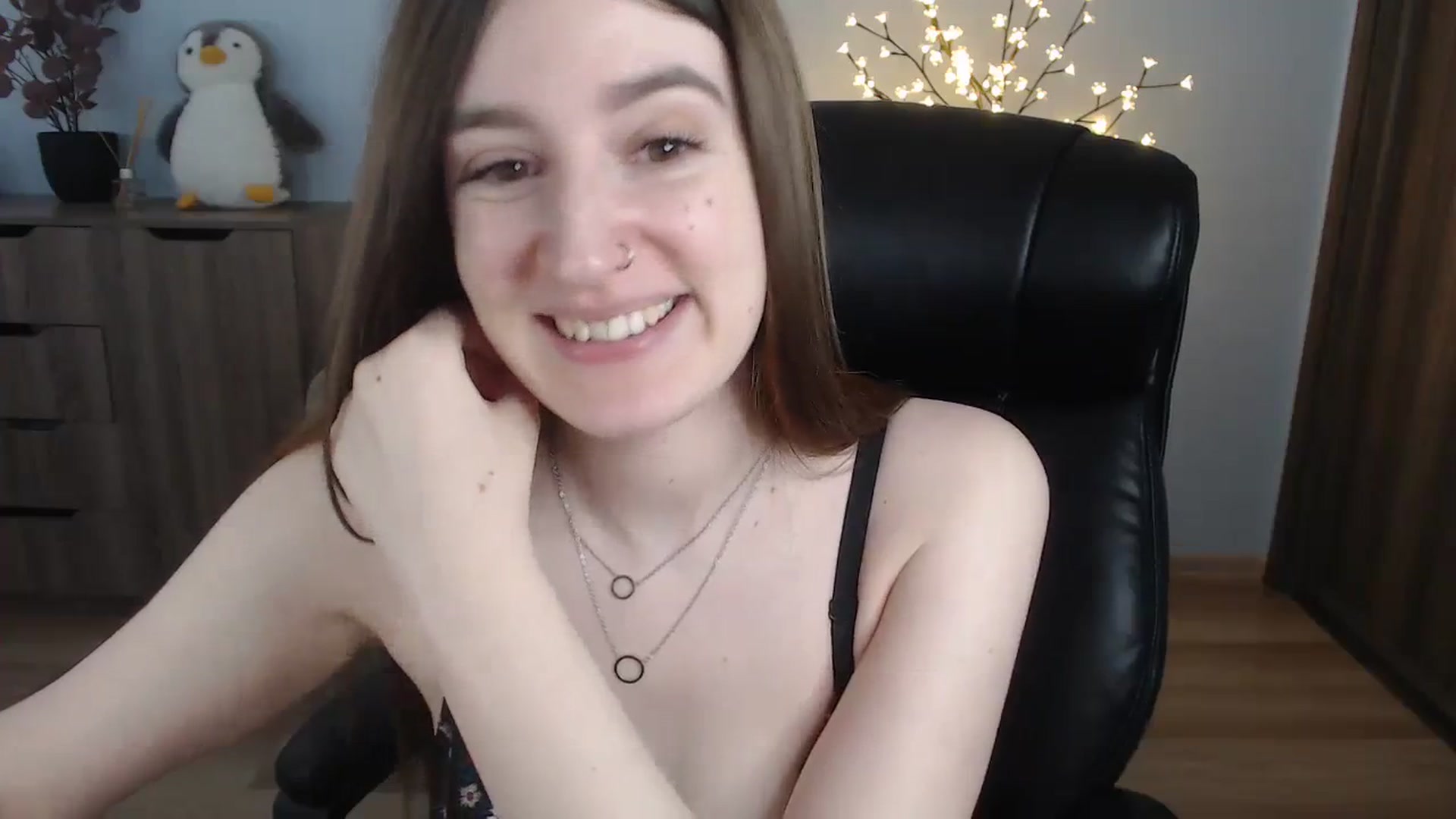 Gallery image thumbnail from Brocard's myfreecams stream on, 08/22/2023, 08:39 image 10 of 20