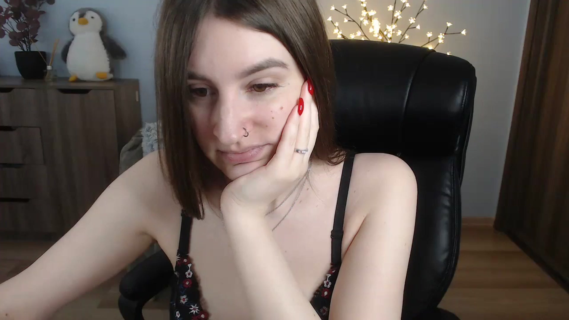 Gallery image thumbnail from Brocard's myfreecams stream on, 08/22/2023, 08:39 image 3 of 20