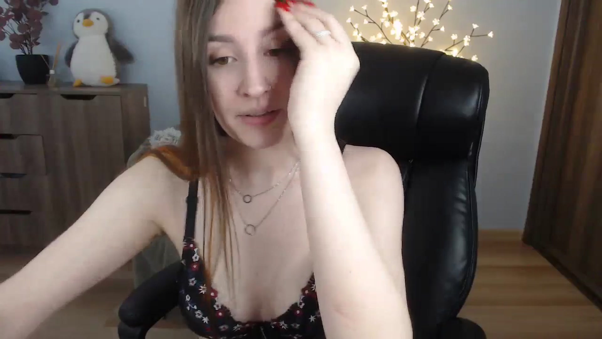Gallery image thumbnail from Brocard's myfreecams stream on, 08/22/2023, 08:39 image 8 of 20