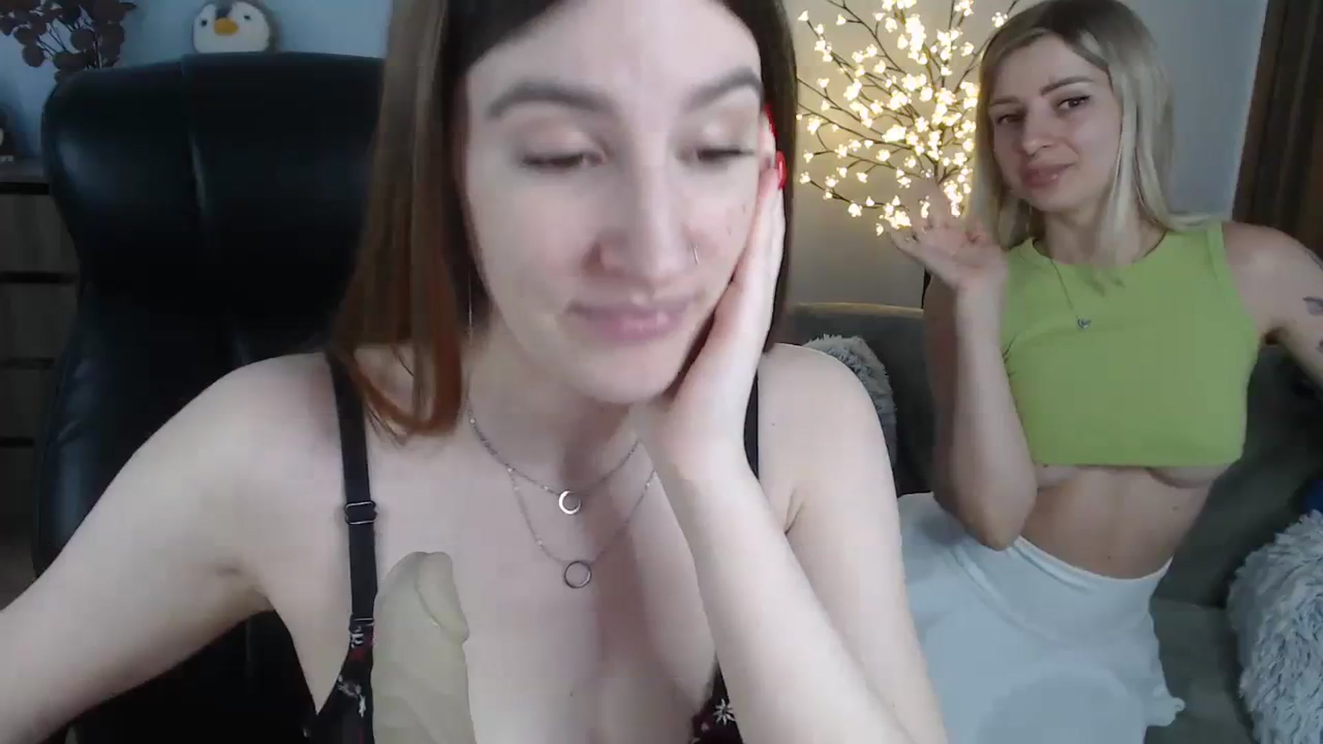 Gallery image thumbnail from Brocard's myfreecams stream on, 08/22/2023, 09:31 image 6 of 20