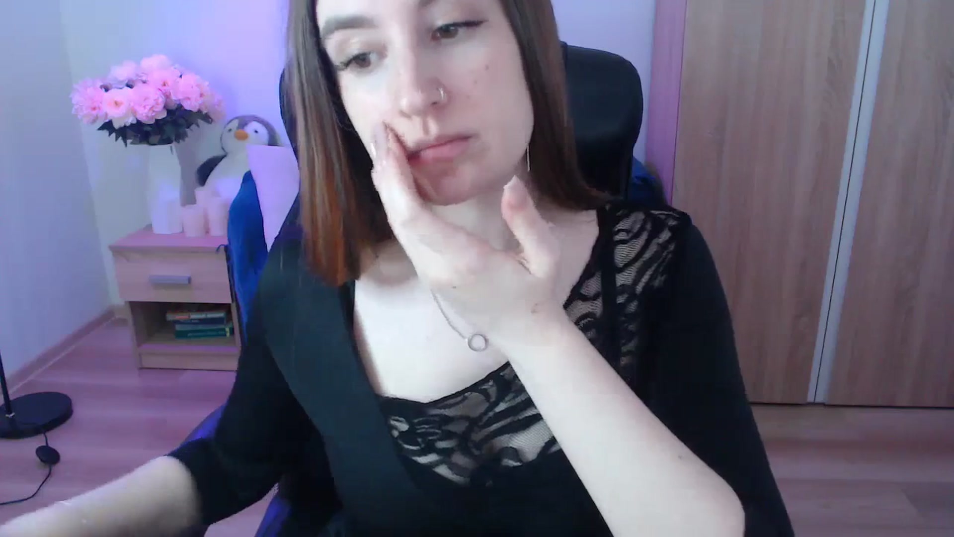 Gallery image thumbnail from Brocard's myfreecams stream on, 09/19/2023, 09:10 image 16 of 20