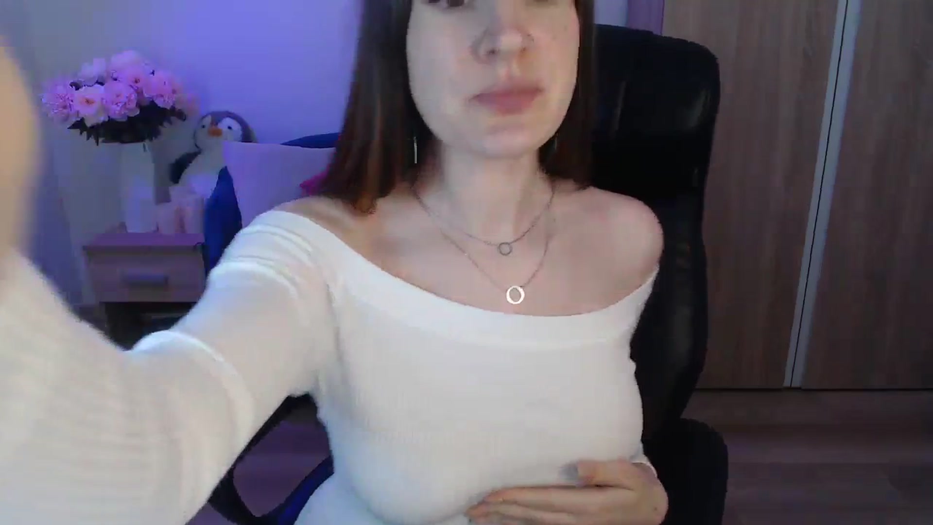 Gallery image thumbnail from Brocard's myfreecams stream on, 09/19/2023, 10:19 image 6 of 20