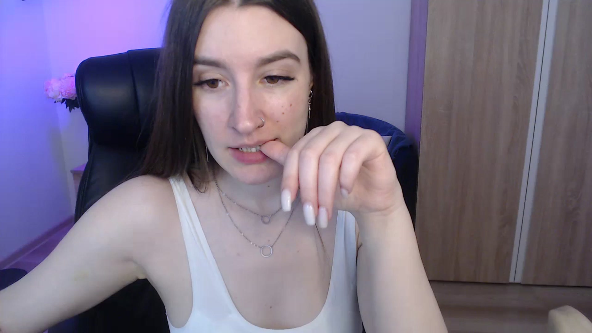 Gallery image thumbnail from Brocard's myfreecams stream on, 11/06/2023, 11:08 image 11 of 20