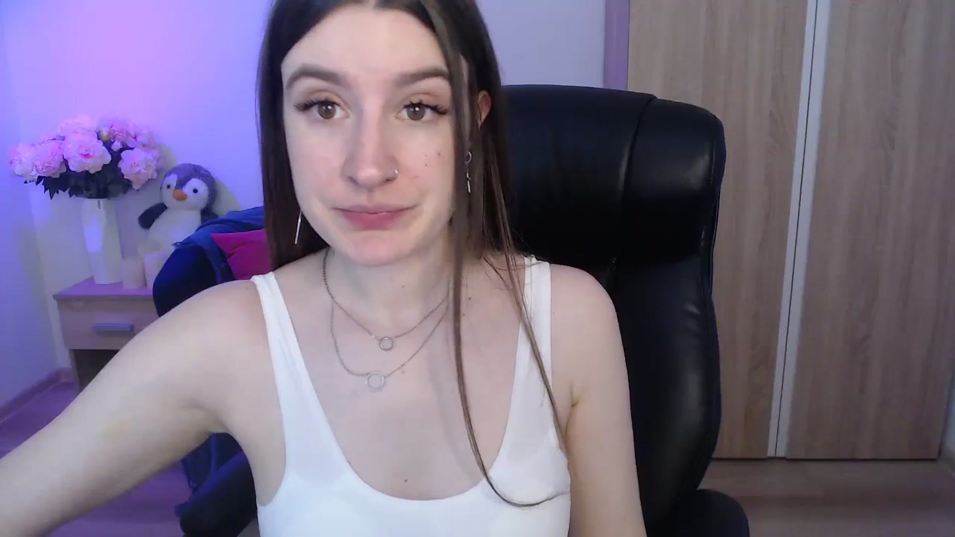 Gallery image thumbnail from Brocard's myfreecams stream on, 11/06/2023, 11:08 image 14 of 20