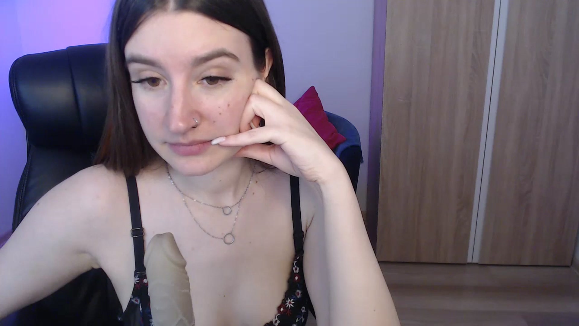 Gallery image thumbnail from Brocard's myfreecams stream on, 11/07/2023, 11:18 image 8 of 20