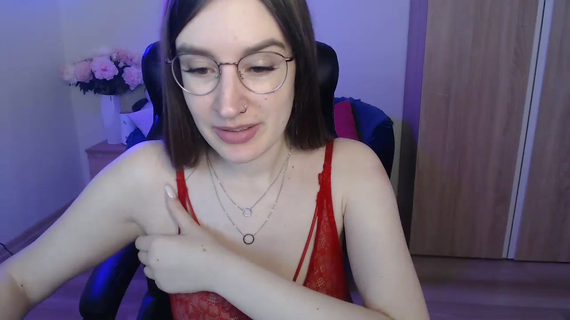 Gallery image thumbnail from Brocard's myfreecams stream on, 11/15/2023, 10:32 image 8 of 20