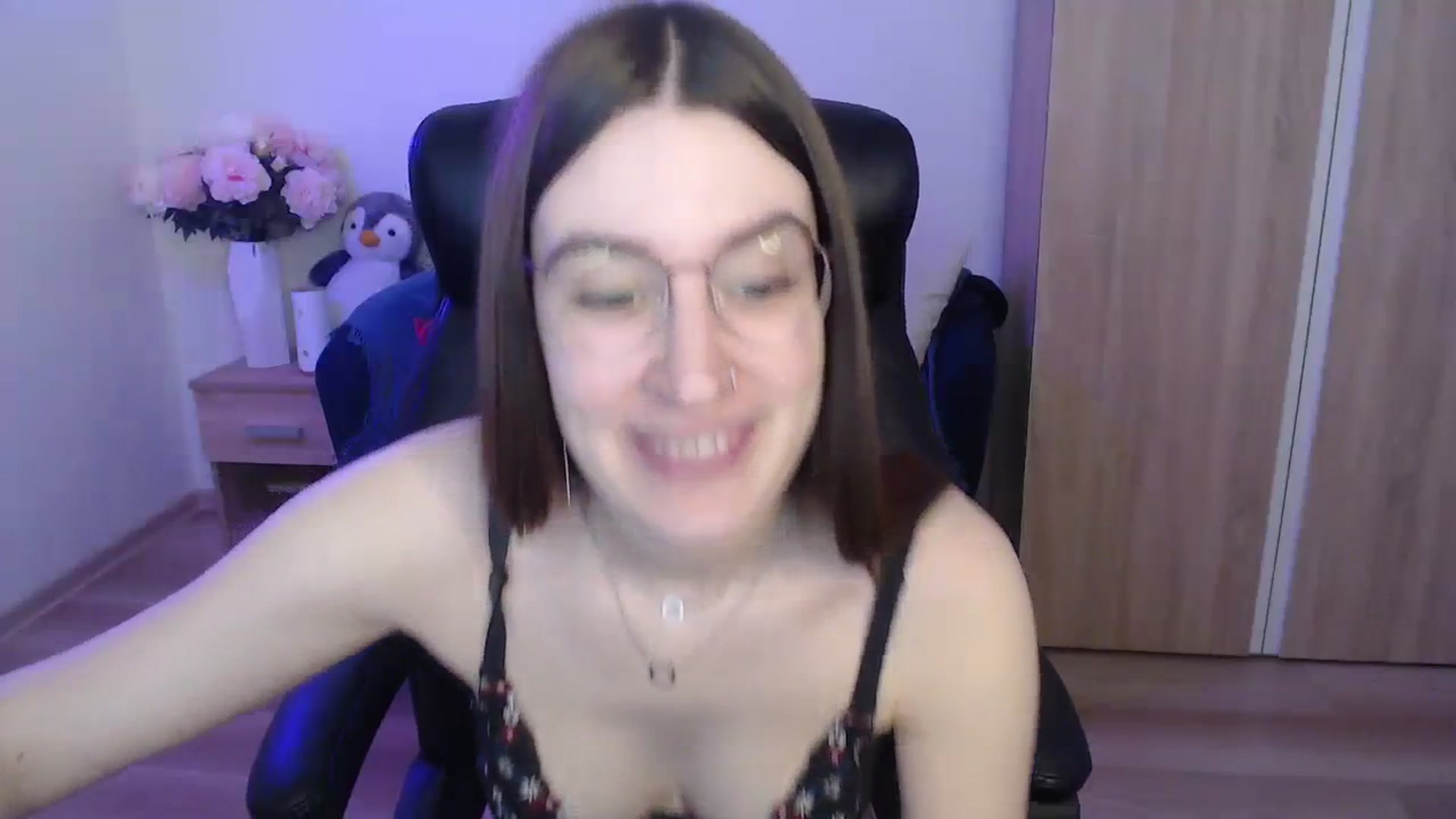 Gallery image thumbnail from Brocard's myfreecams stream on, 11/20/2023, 11:31 image 11 of 20