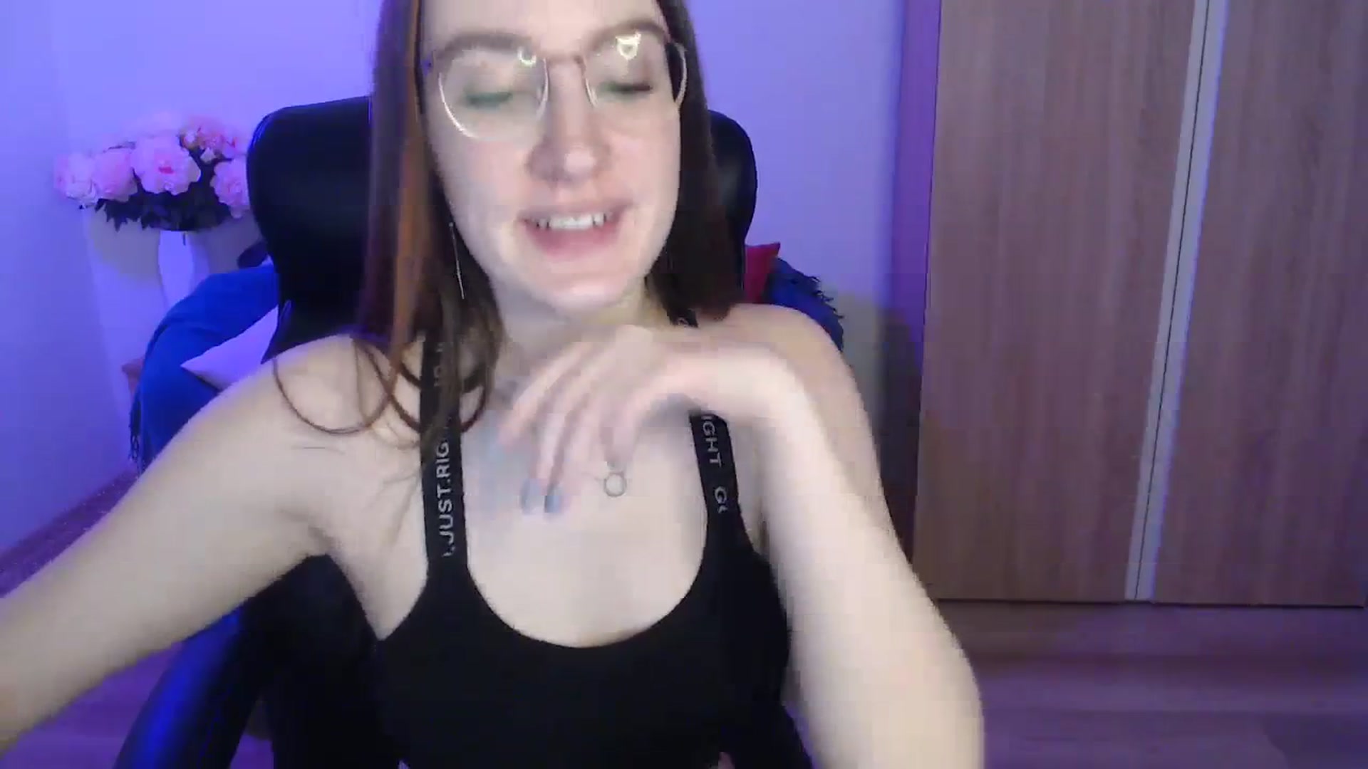 Gallery image thumbnail from Brocard's myfreecams stream on, 11/25/2023, 10:10 image 18 of 20