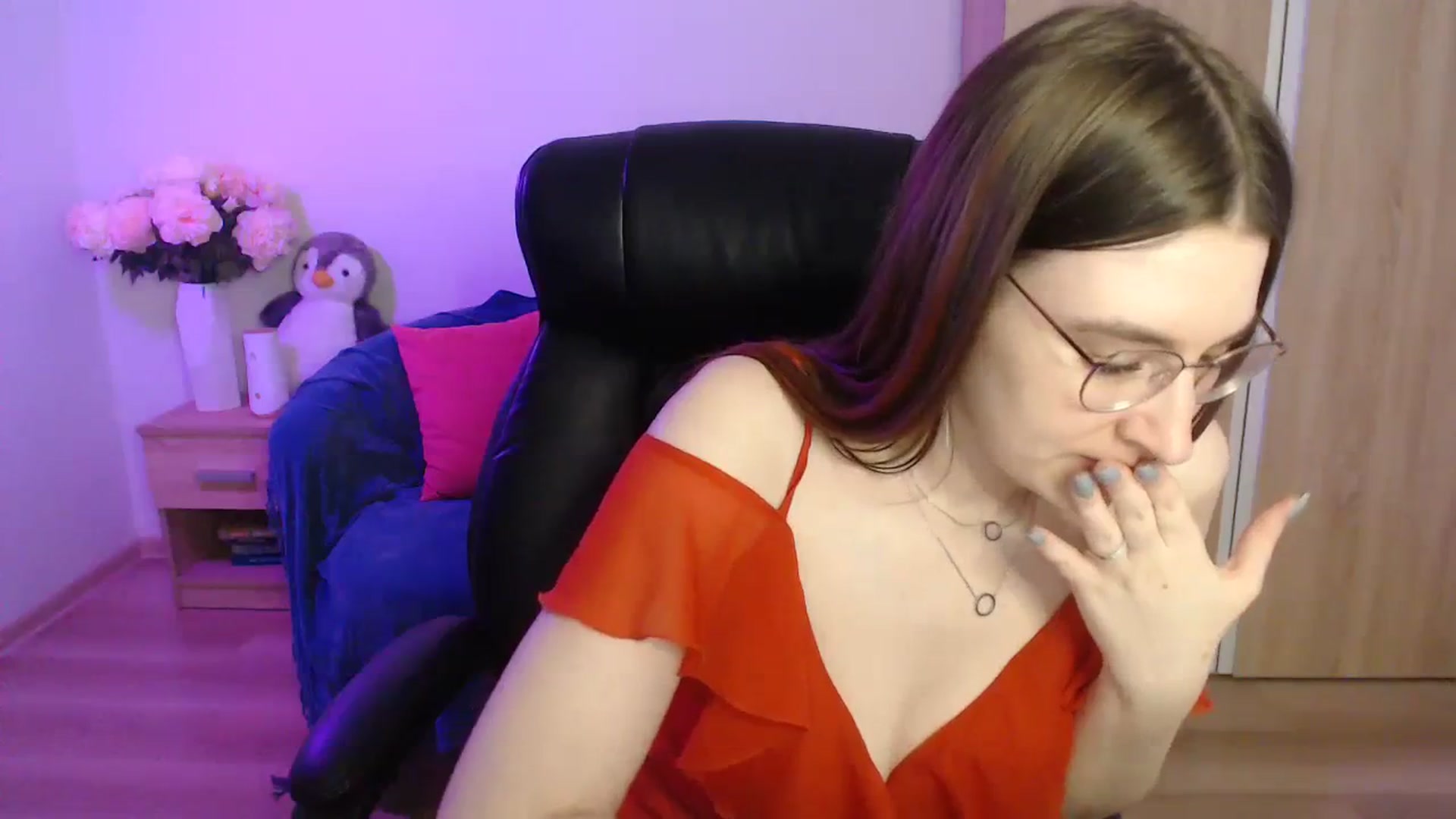 Gallery image thumbnail from Brocard's myfreecams stream on, 12/01/2023, 13:09 image 4 of 20