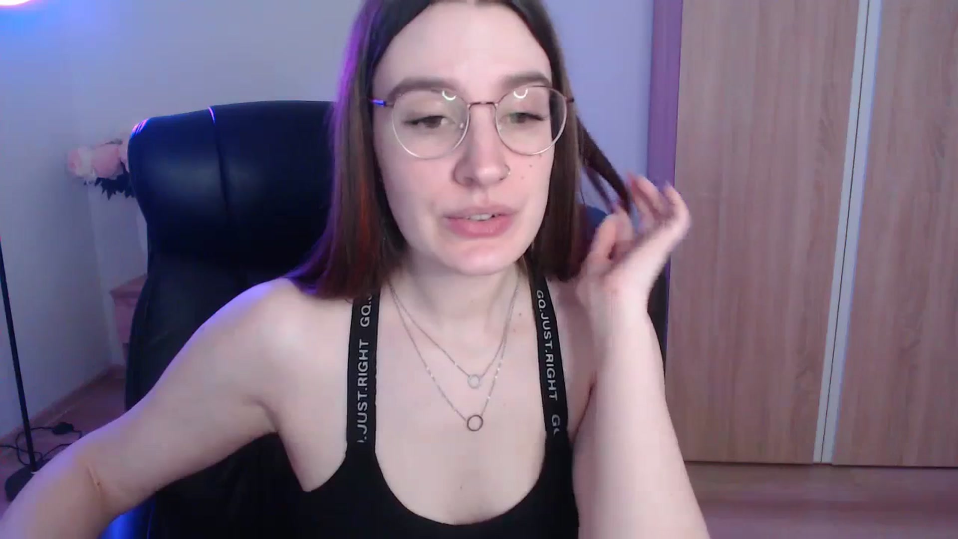 Gallery image thumbnail from Brocard's myfreecams stream on, 12/04/2023, 11:32 image 15 of 20