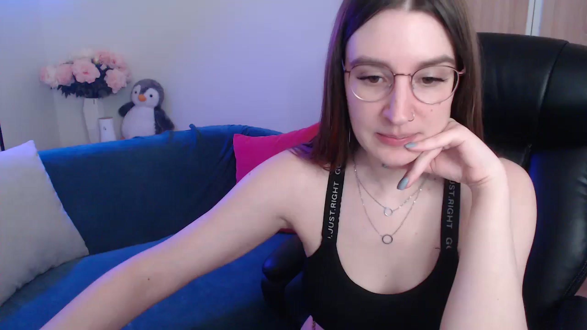 Gallery image thumbnail from Brocard's myfreecams stream on, 12/04/2023, 13:03 image 19 of 20