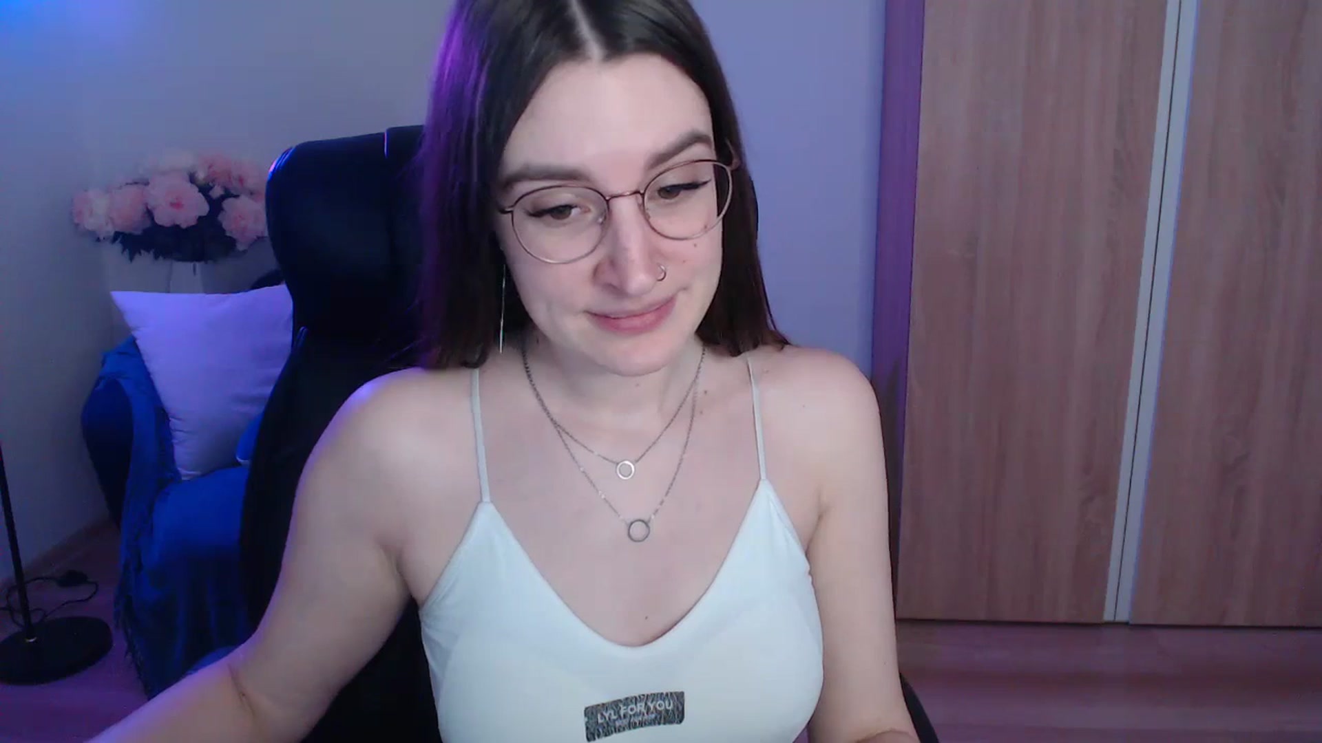Gallery image thumbnail from Brocard's myfreecams stream on, 12/05/2023, 12:28 image 9 of 20