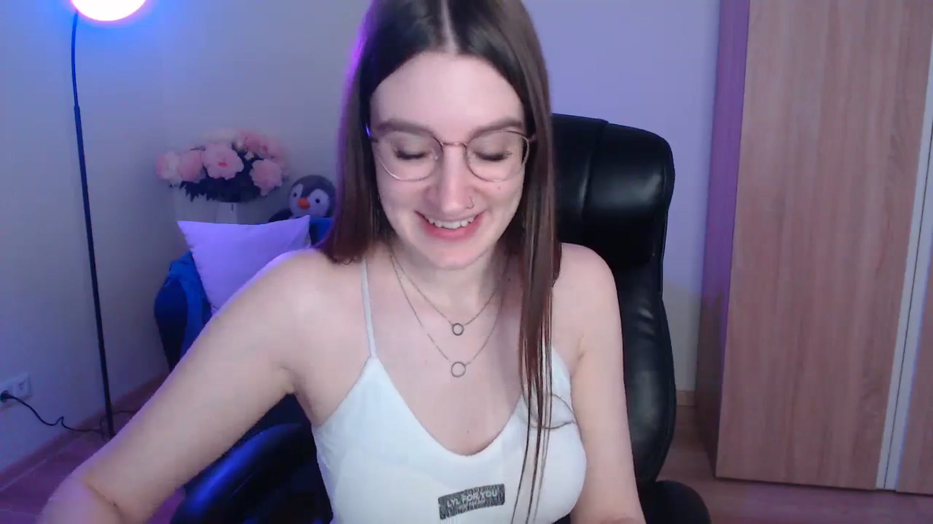Gallery image thumbnail from Brocard's myfreecams stream on, 12/05/2023, 12:28 image 13 of 20
