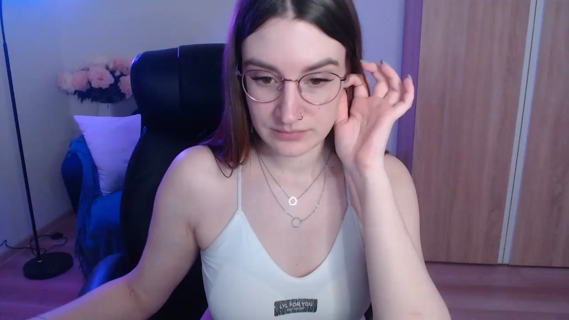 Gallery image thumbnail from Brocard's myfreecams stream on, 12/05/2023, 12:28 image 6 of 20