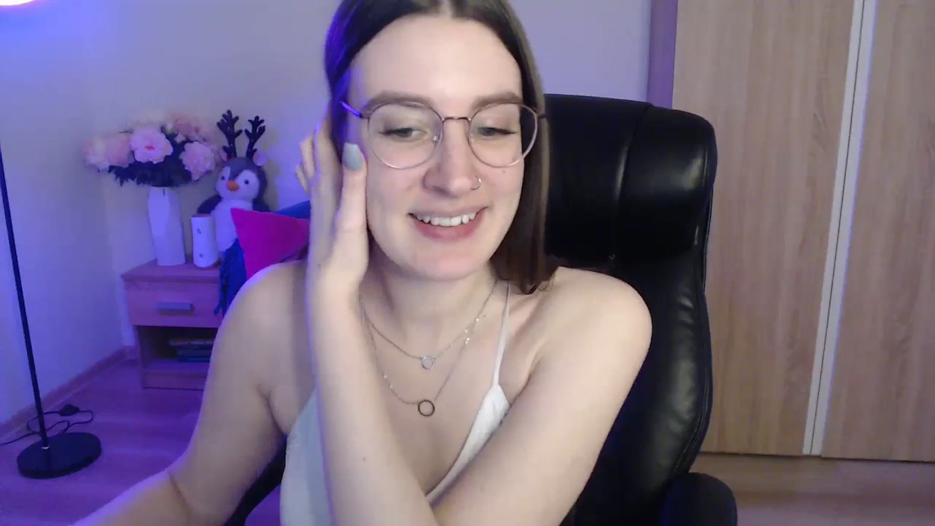 Gallery image thumbnail from Brocard's myfreecams stream on, 12/09/2023, 15:01 image 4 of 20