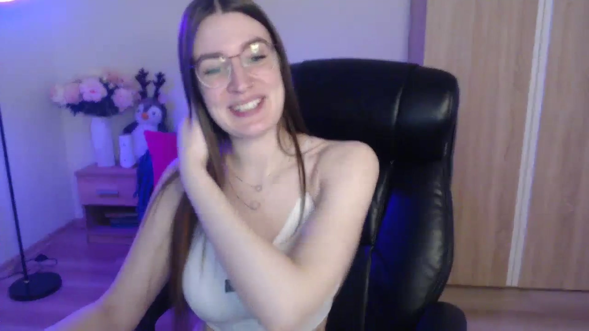 Gallery image thumbnail from Brocard's myfreecams stream on, 12/09/2023, 15:01 image 3 of 20