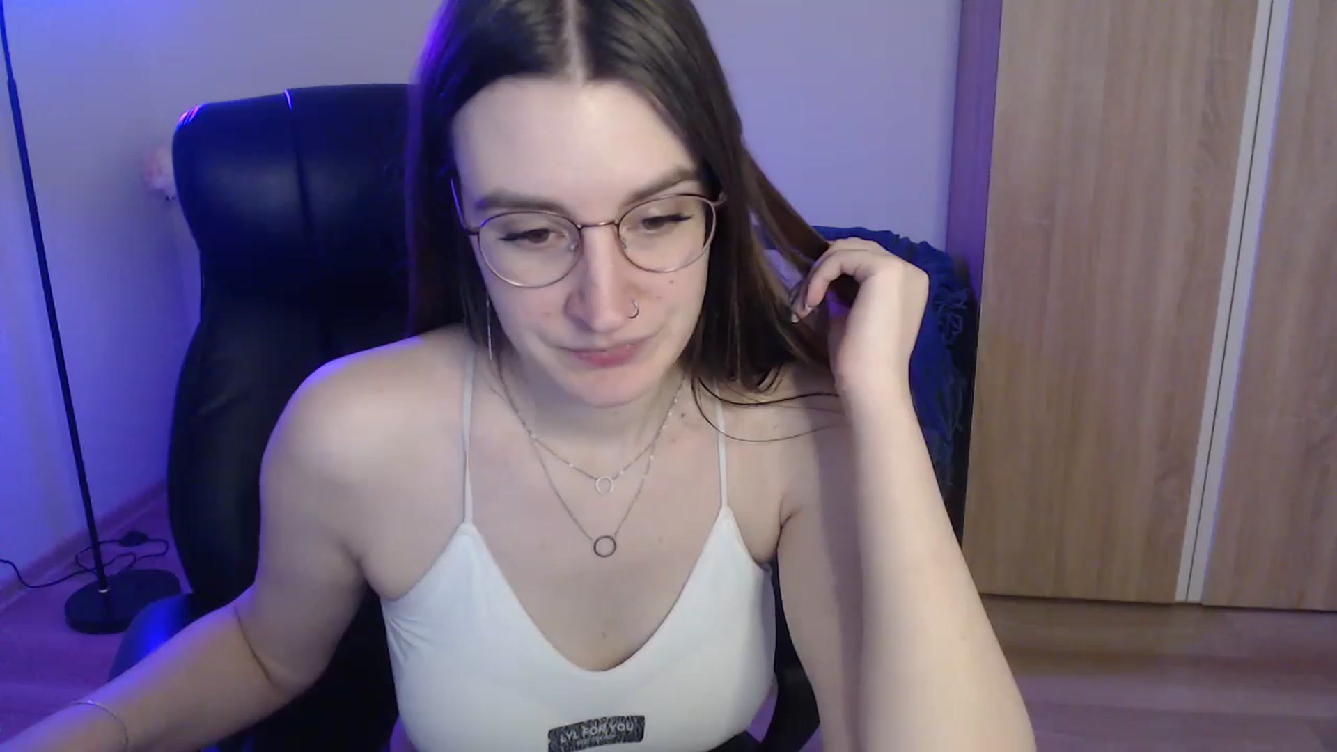 Gallery image thumbnail from Brocard's myfreecams stream on, 12/09/2023, 15:01 image 12 of 20