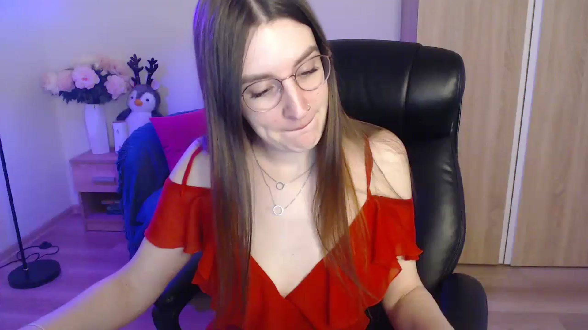 Gallery image thumbnail from Brocard's myfreecams stream on, 12/10/2023, 13:59 image 2 of 20