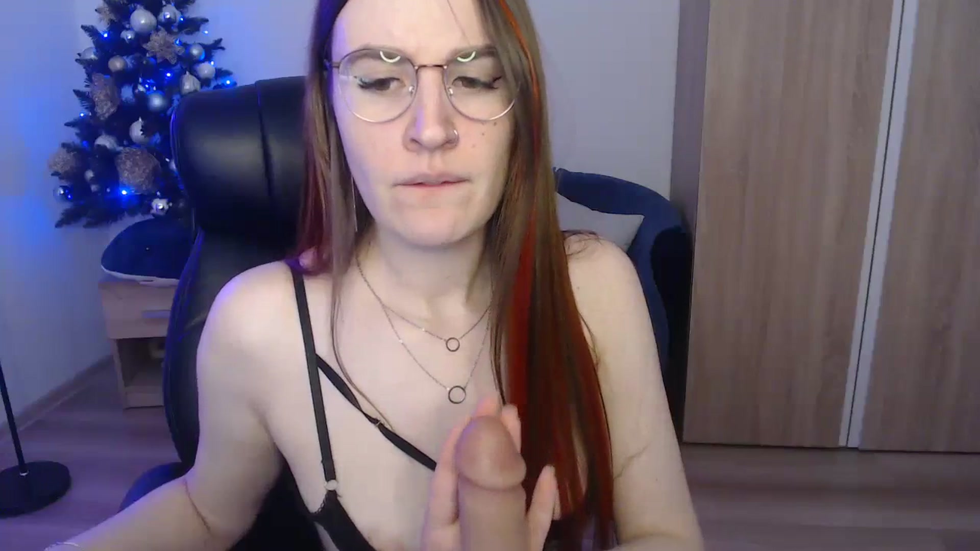 Gallery image thumbnail from Brocard's myfreecams stream on, 12/17/2023, 10:36 image 10 of 20
