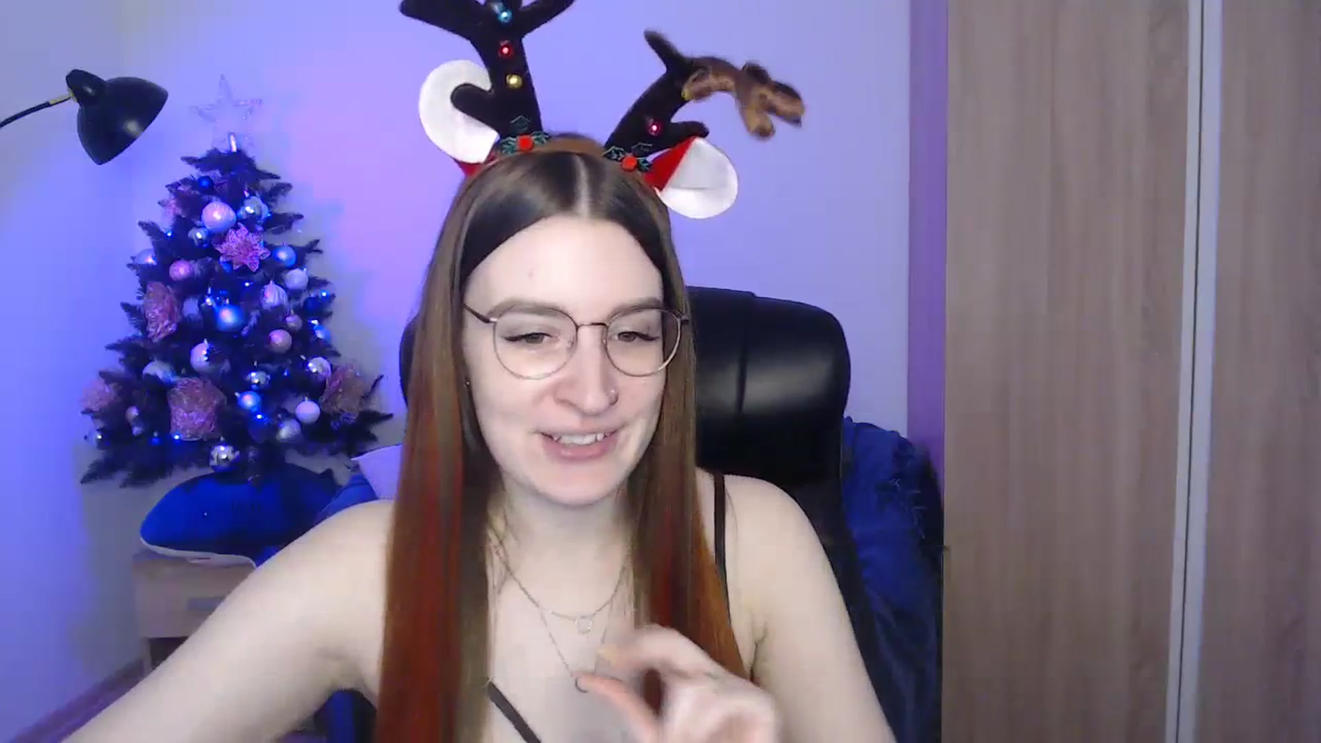 Gallery image thumbnail from Brocard's myfreecams stream on, 12/22/2023, 10:58 image 6 of 20