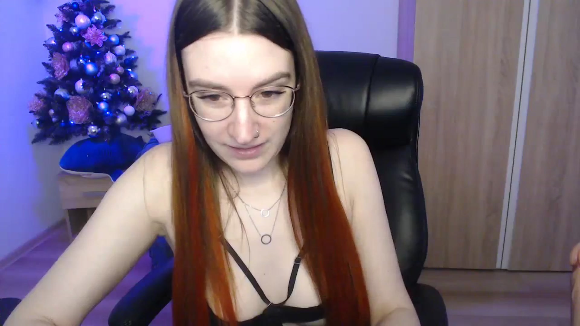 Gallery image thumbnail from Brocard's myfreecams stream on, 12/22/2023, 10:58 image 5 of 20