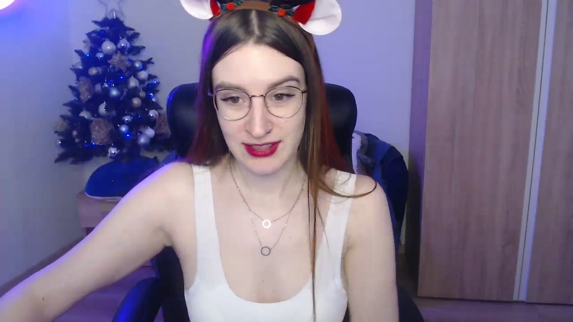 Gallery image thumbnail from Brocard's myfreecams stream on, 12/25/2023, 13:05 image 3 of 20