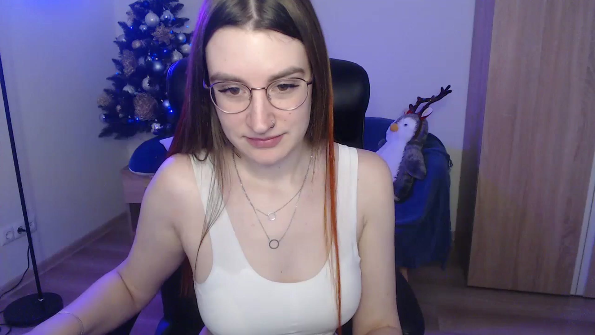 Gallery image thumbnail from Brocard's myfreecams stream on, 12/25/2023, 13:25 image 16 of 20