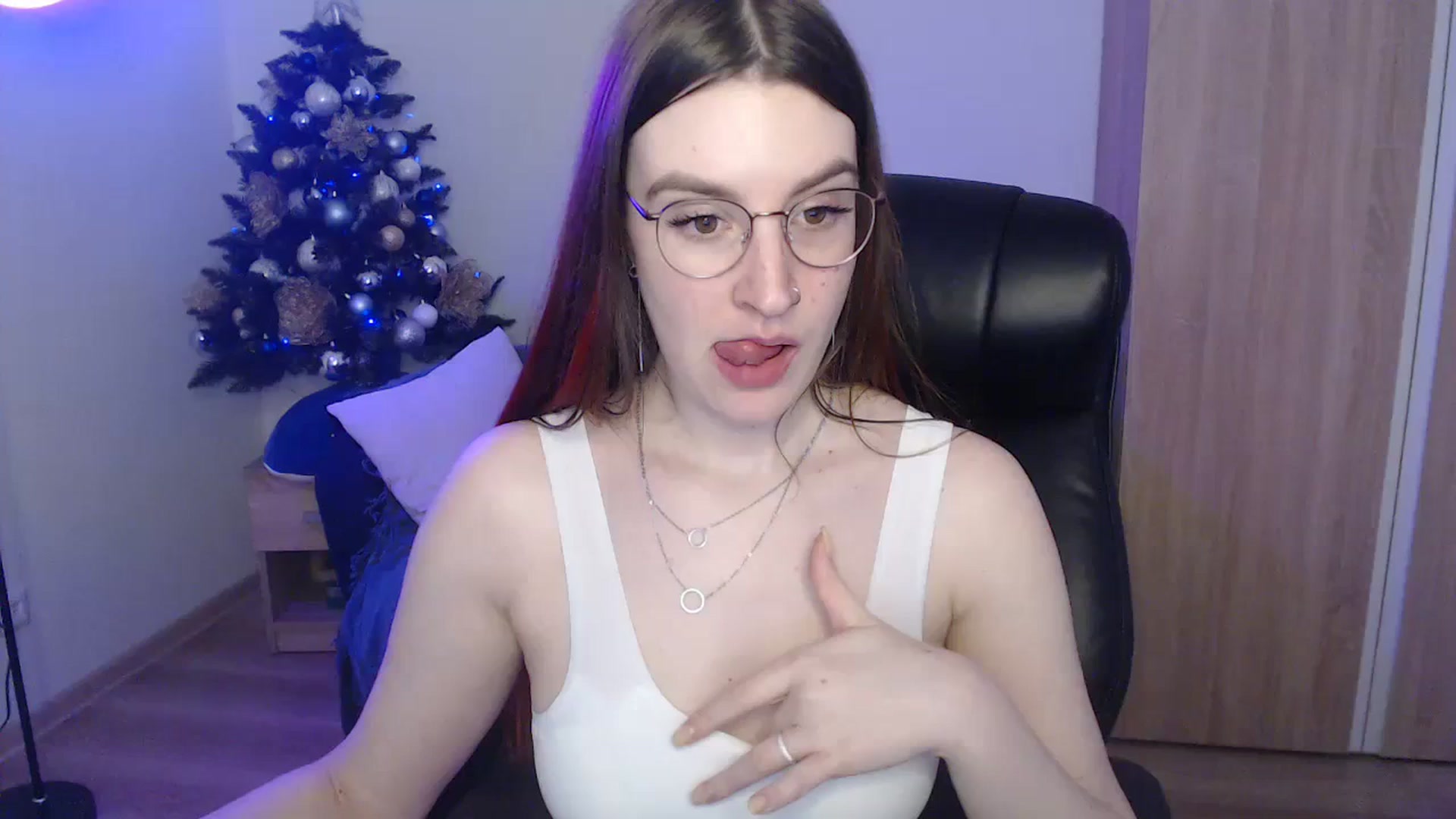 Gallery image thumbnail from Brocard's myfreecams stream on, 12/25/2023, 13:25 image 1 of 20